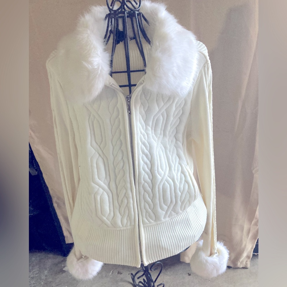 Brand new White/Black brand, cream sweater with fur collar and sleeves, size L